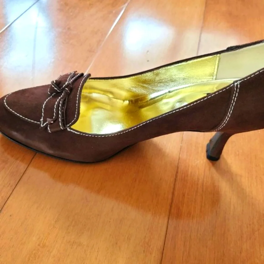 Spanish Suede Bow Pumps, 7.5